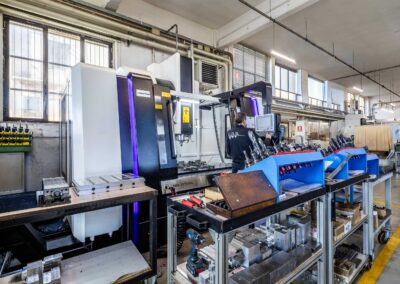 Centro di lavoro CNC di ultima generazione — officina G.D.R.