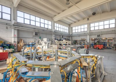 Officina meccanica luminosa e climatizzata a Borgaro Torinese